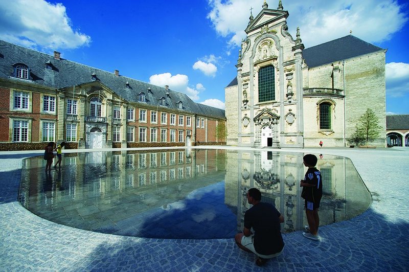 https://mdw-travel-data-us-east-1.s3.amazonaws.com/img/country/Belgium/Abbey-of-Averbode/img_03.jpg