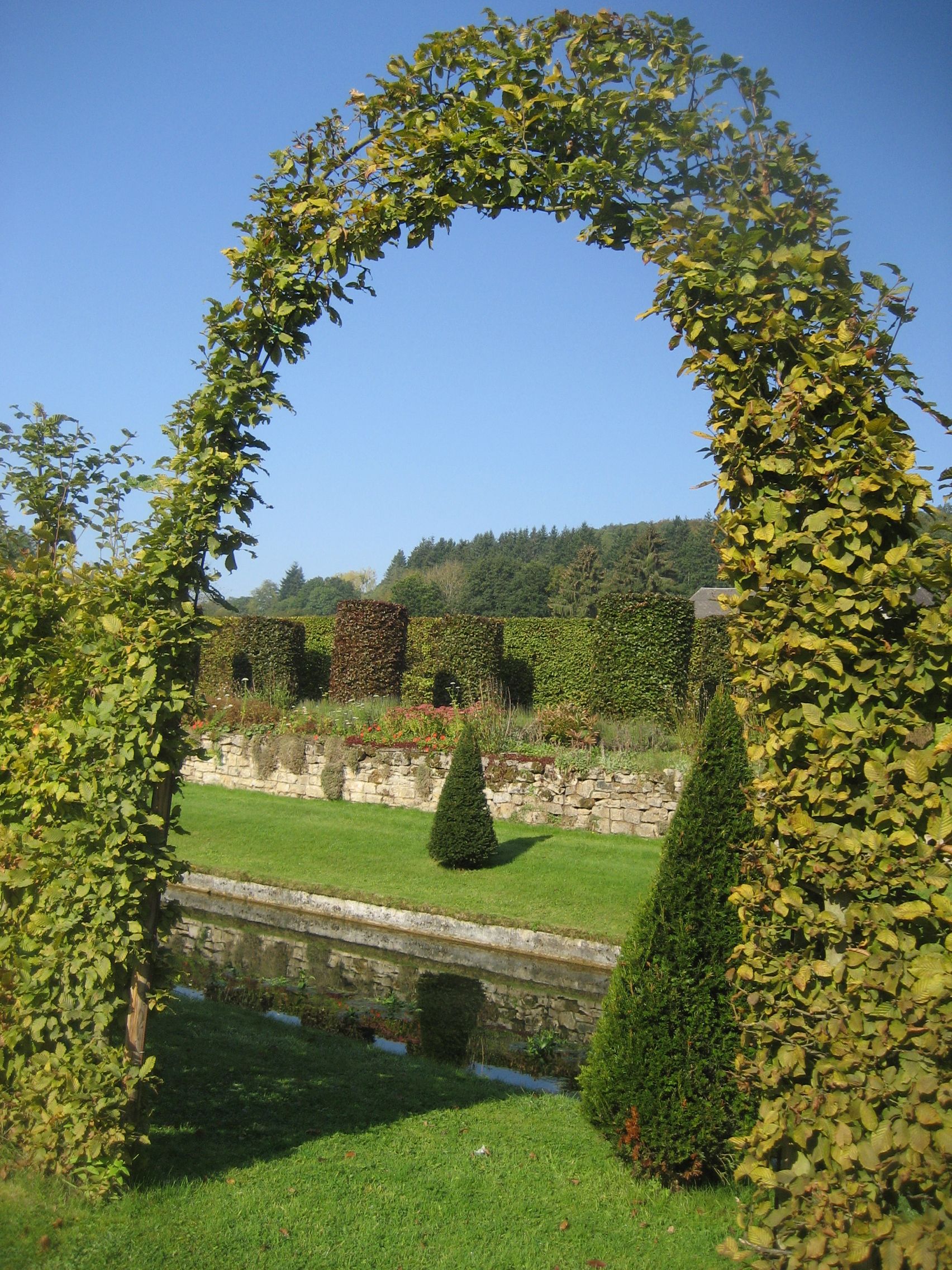 https://mdw-travel-data-us-east-1.s3.amazonaws.com/img/country/Belgium/Annevoie-Gardens/img_02.jpg