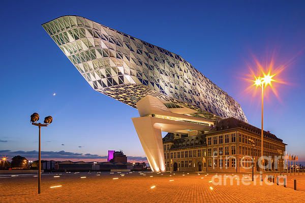 https://mdw-travel-data-us-east-1.s3.amazonaws.com/img/country/Belgium/Antwerp-Port-House/img_03.jpg