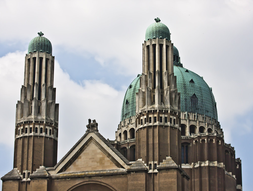 https://mdw-travel-data-us-east-1.s3.amazonaws.com/img/country/Belgium/Basilica-of-the-Sacred-Heart/img_01.jpg