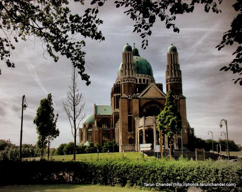 https://mdw-travel-data-us-east-1.s3.amazonaws.com/img/country/Belgium/Basilica-of-the-Sacred-Heart/img_02.jpg