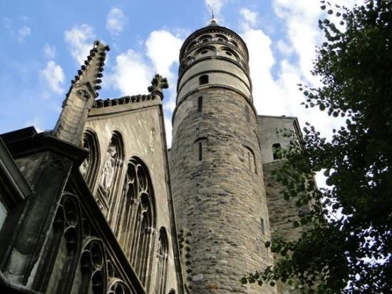 https://mdw-travel-data-us-east-1.s3.amazonaws.com/img/country/Belgium/Basiliek-van-Onze-Lieve-Vrouw/img_03.jpg