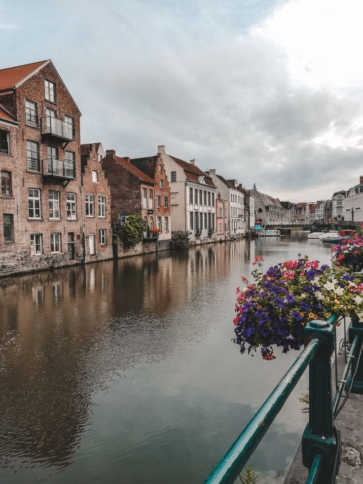 https://mdw-travel-data-us-east-1.s3.amazonaws.com/img/country/Belgium/Blotevoetenpad/img_05.jpg