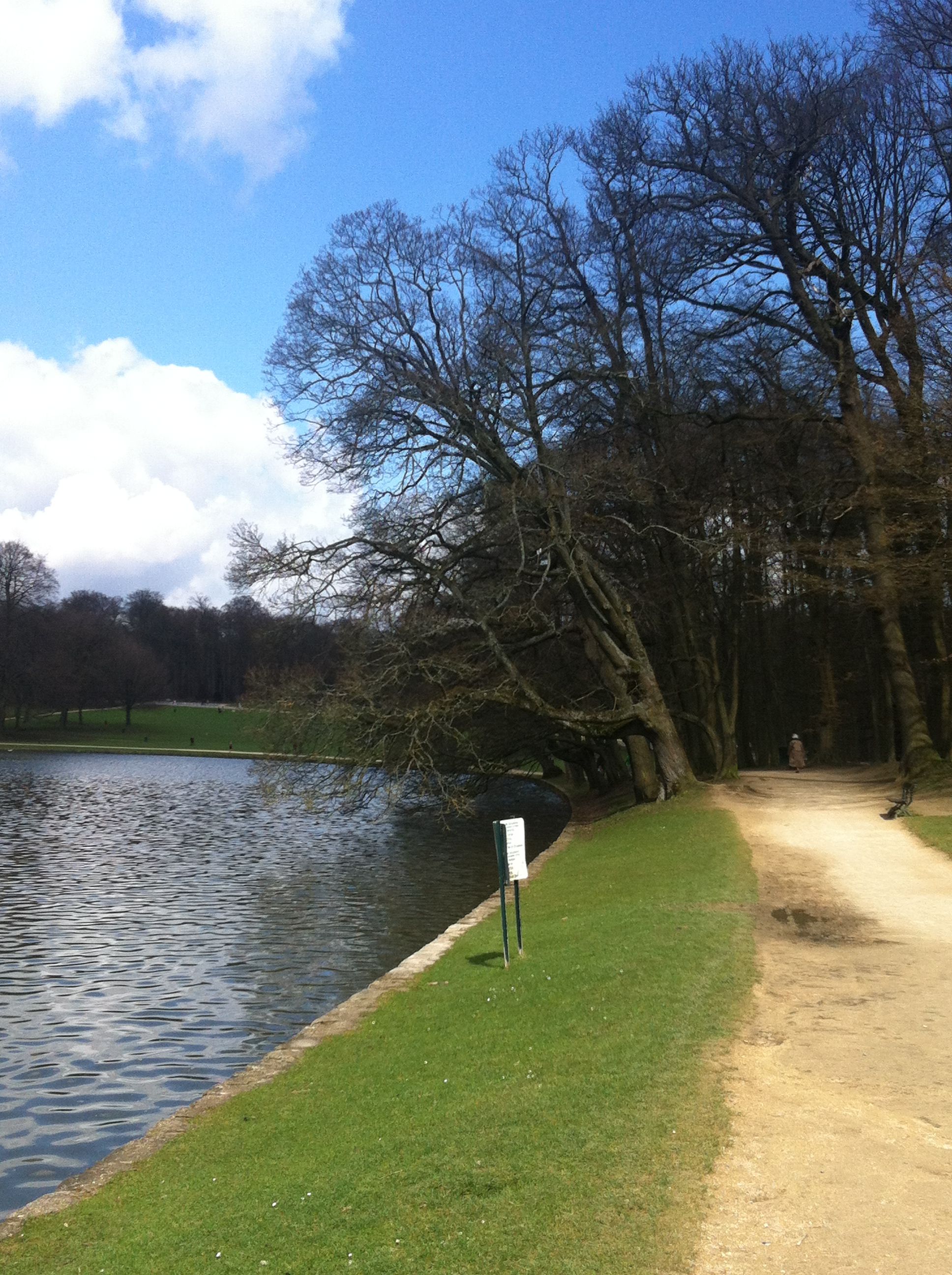 https://mdw-travel-data-us-east-1.s3.amazonaws.com/img/country/Belgium/Bois-de-la-Cambre/img_00.jpg