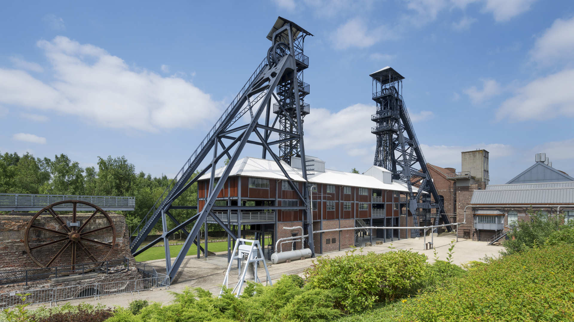 https://mdw-travel-data-us-east-1.s3.amazonaws.com/img/country/Belgium/Bois-du-Cazier/img_01.jpg