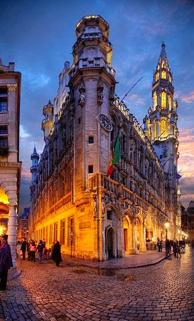 https://mdw-travel-data-us-east-1.s3.amazonaws.com/img/country/Belgium/Brussels-Town-Hall/img_02.jpg