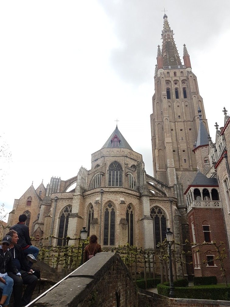 https://mdw-travel-data-us-east-1.s3.amazonaws.com/img/country/Belgium/Cathedral-of-Our-Lady/img_03.jpg