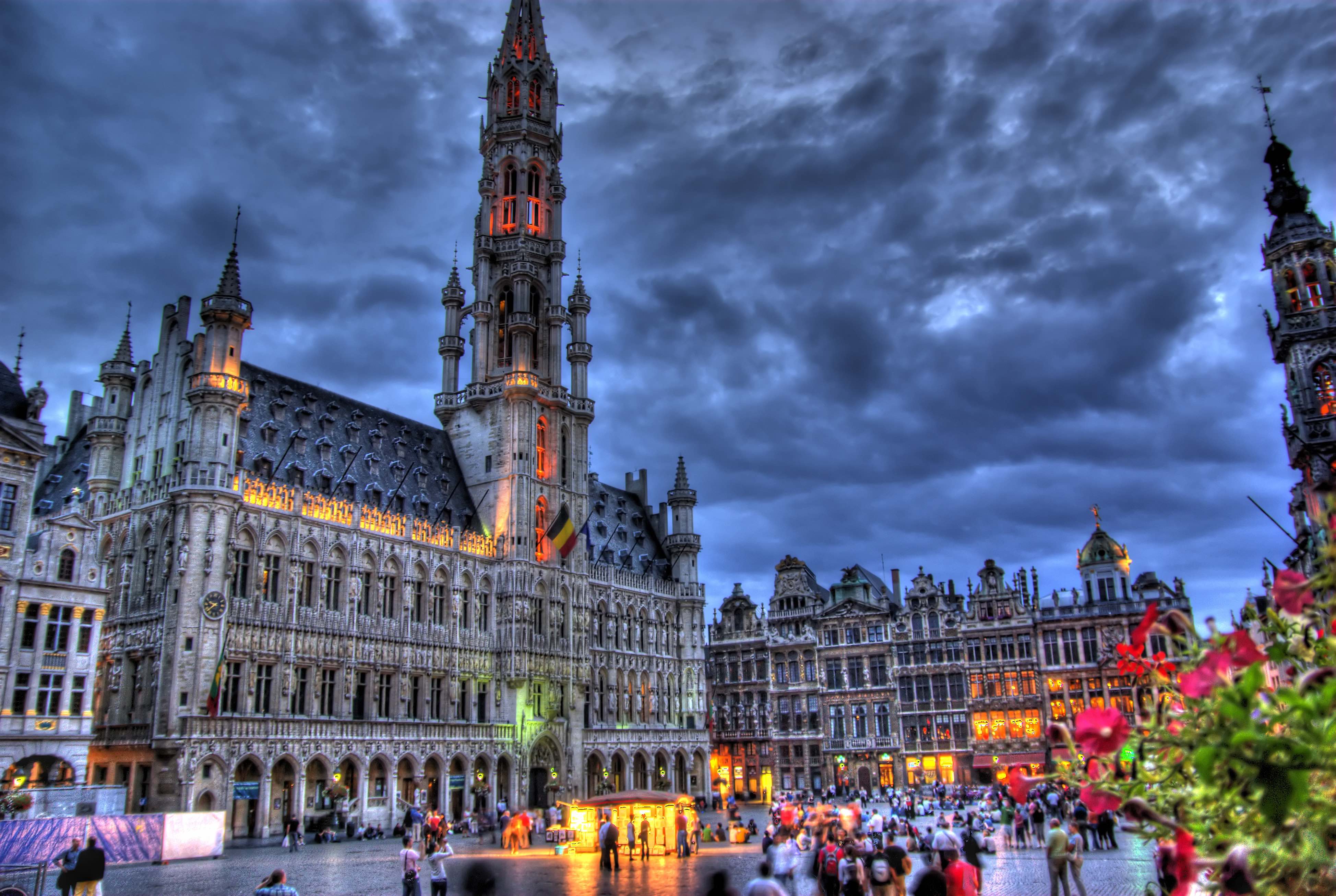 https://mdw-travel-data-us-east-1.s3.amazonaws.com/img/country/Belgium/Chateau-de-Modave/img_02.jpg