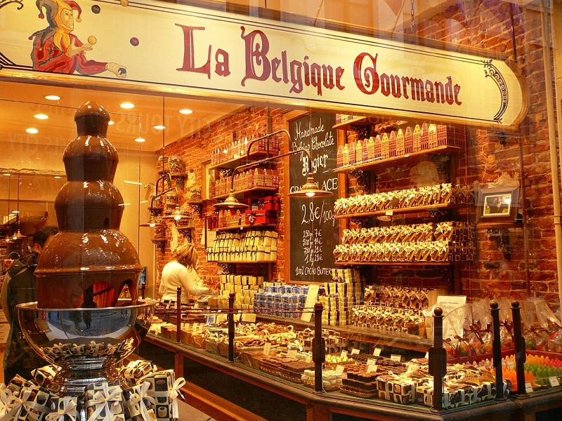 https://mdw-travel-data-us-east-1.s3.amazonaws.com/img/country/Belgium/Chocolate-Line/img_03.jpg