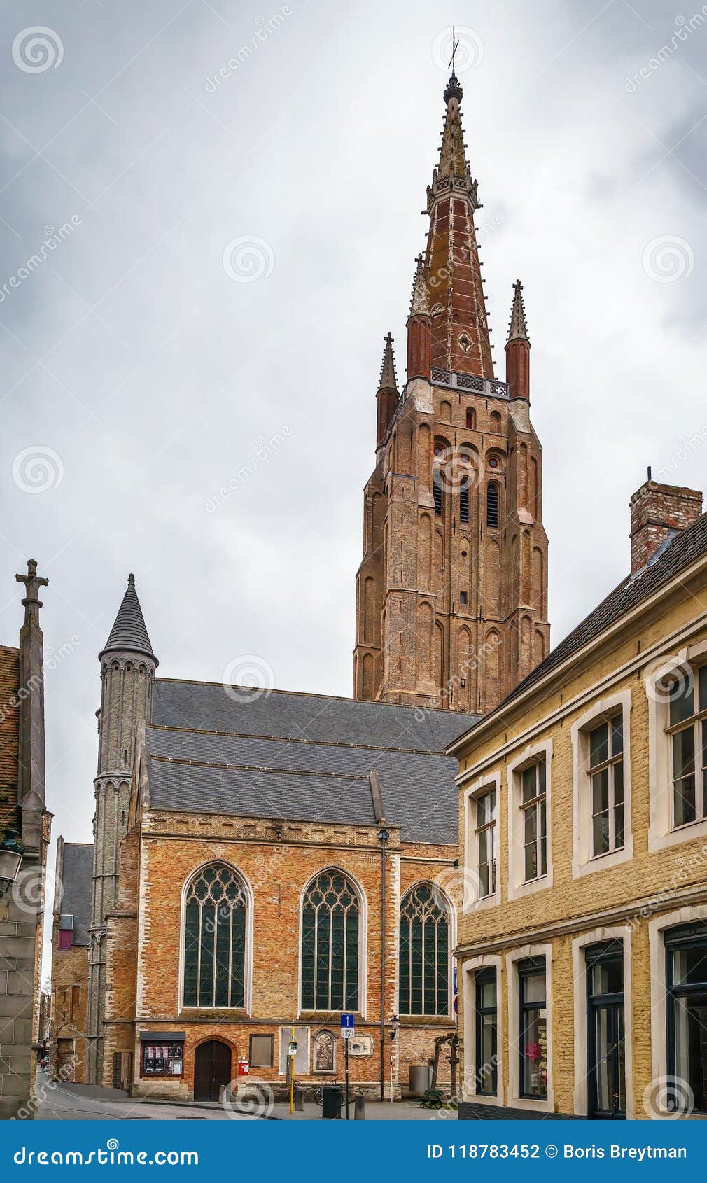 https://mdw-travel-data-us-east-1.s3.amazonaws.com/img/country/Belgium/Church-of-Our-Lady-Bruges/img_02.jpg