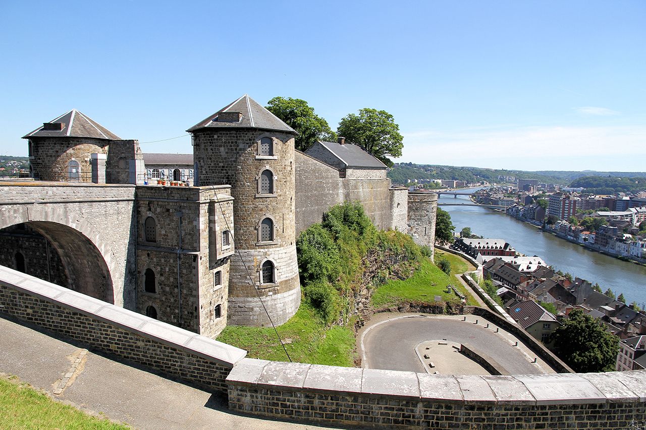 https://mdw-travel-data-us-east-1.s3.amazonaws.com/img/country/Belgium/Citadelle-de-Namur/img_01.jpg