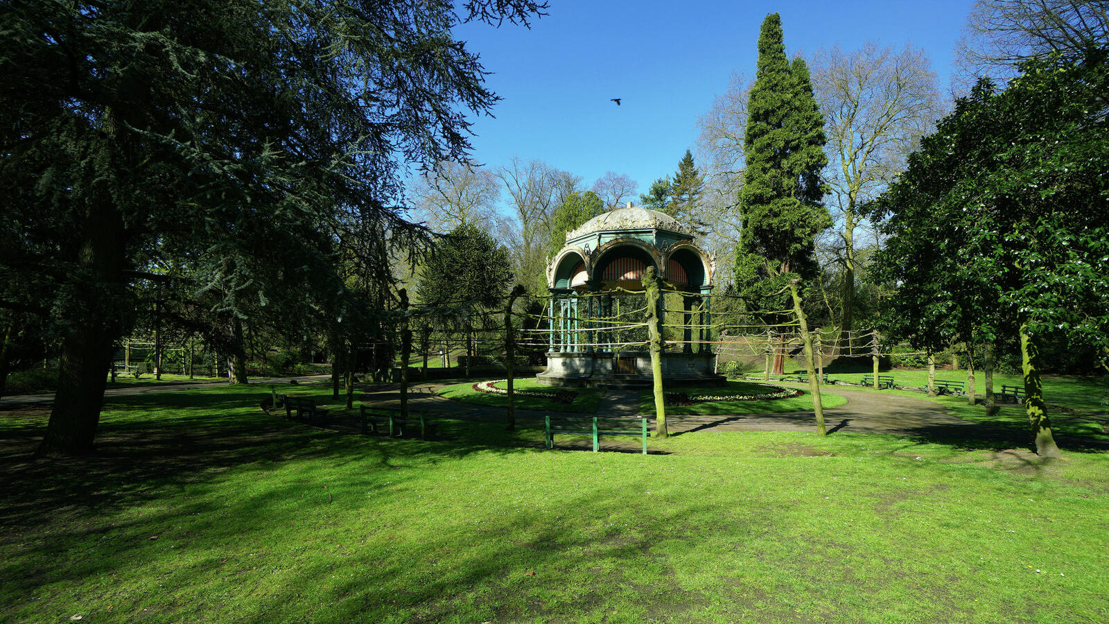 https://mdw-travel-data-us-east-1.s3.amazonaws.com/img/country/Belgium/Citadelpark/img_02.jpg