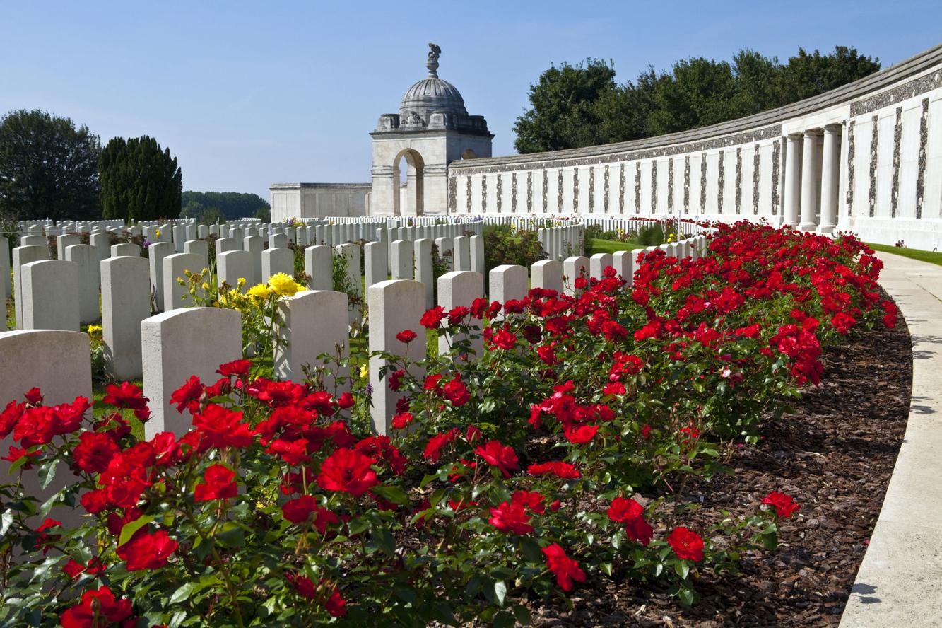 https://mdw-travel-data-us-east-1.s3.amazonaws.com/img/country/Belgium/Courtrai-American-Cemetery-and-Memorial/img_01.jpg