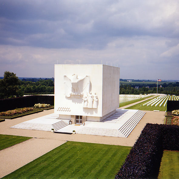 https://mdw-travel-data-us-east-1.s3.amazonaws.com/img/country/Belgium/Courtrai-American-Cemetery-and-Memorial/img_02.jpg