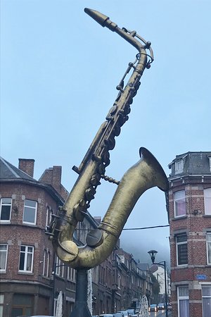 https://mdw-travel-data-us-east-1.s3.amazonaws.com/img/country/Belgium/Dinant-Adolphe-Sax-Statue/img_01.jpg