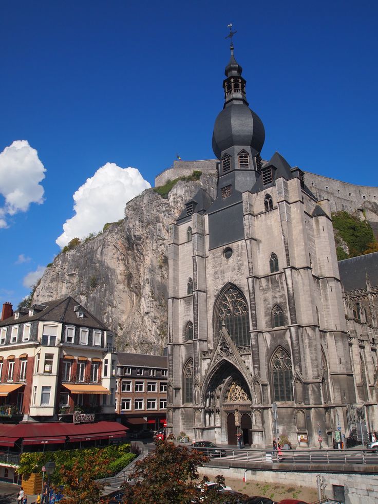 https://mdw-travel-data-us-east-1.s3.amazonaws.com/img/country/Belgium/Dinant-Cathedral/img_01.jpg