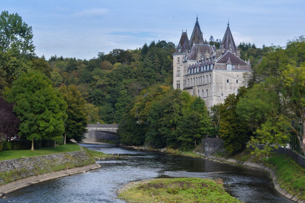 https://mdw-travel-data-us-east-1.s3.amazonaws.com/img/country/Belgium/Durbuy/img_02.jpg