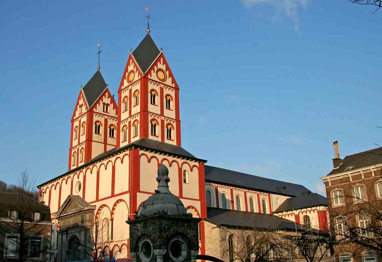 https://mdw-travel-data-us-east-1.s3.amazonaws.com/img/country/Belgium/Eglise-Saint-Barthelemy/img_02.jpg