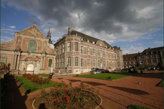 https://mdw-travel-data-us-east-1.s3.amazonaws.com/img/country/Belgium/Floreffe-Abbey/img_01.jpg