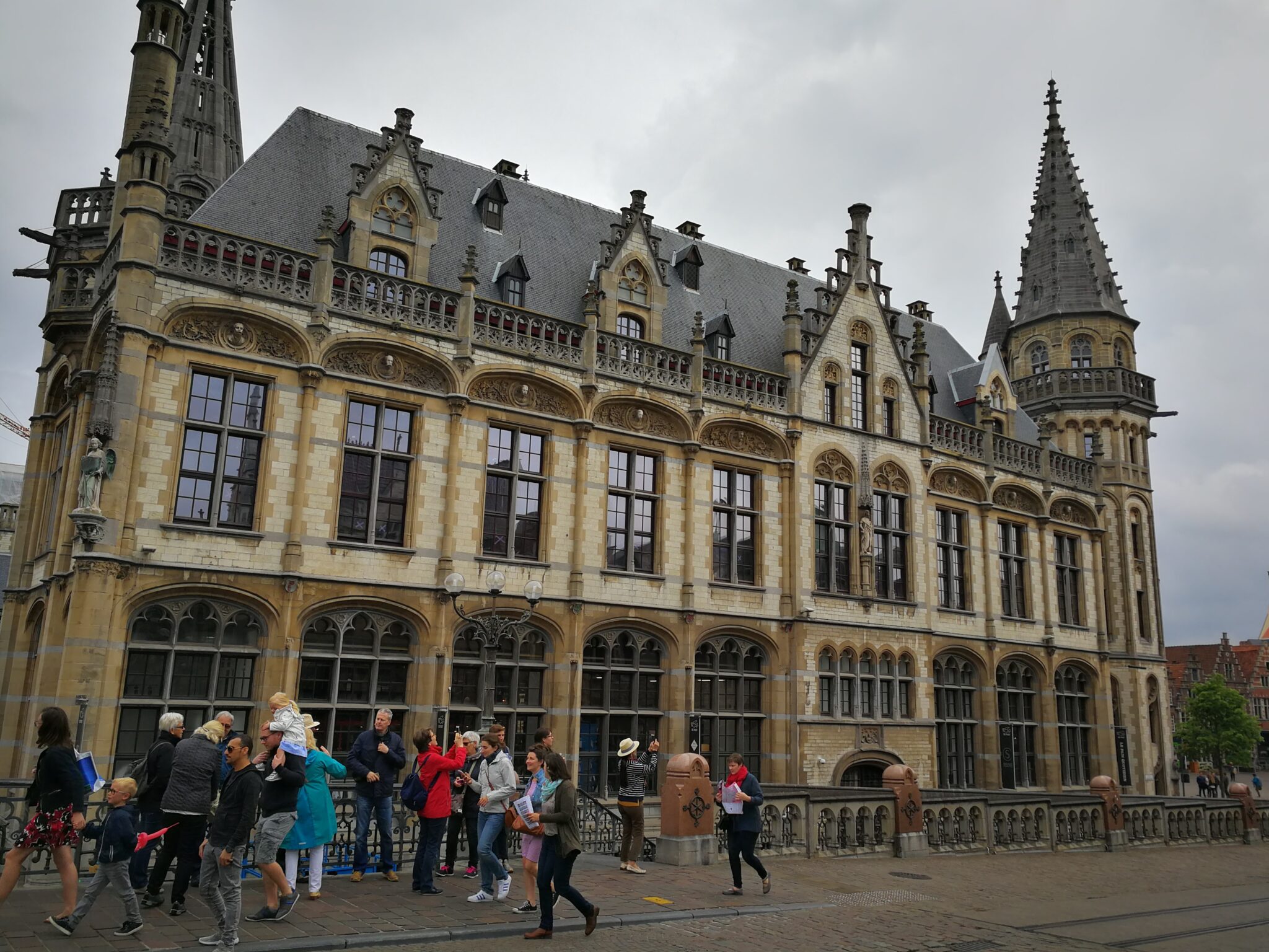 https://mdw-travel-data-us-east-1.s3.amazonaws.com/img/country/Belgium/Ghent-City-Center/img_01.jpg