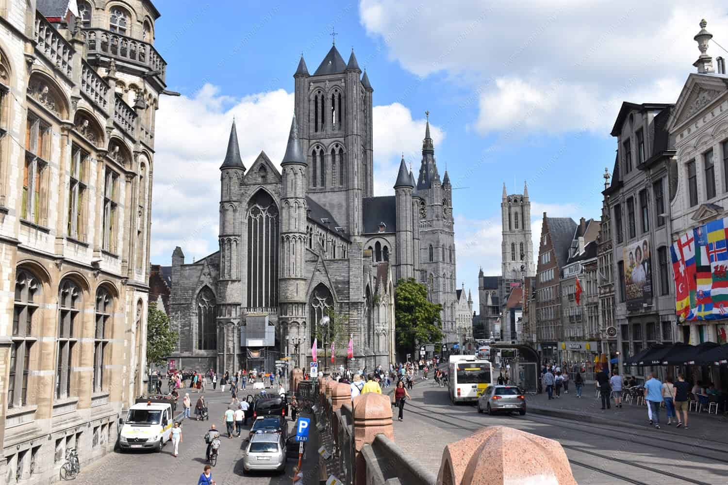 https://mdw-travel-data-us-east-1.s3.amazonaws.com/img/country/Belgium/Ghent-Historic-Centre/img_02.jpg