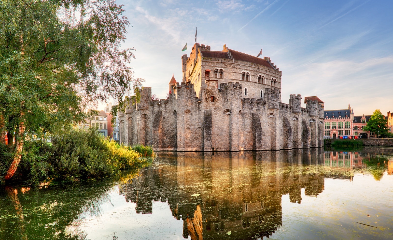https://mdw-travel-data-us-east-1.s3.amazonaws.com/img/country/Belgium/Gravensteen/img_02.jpg