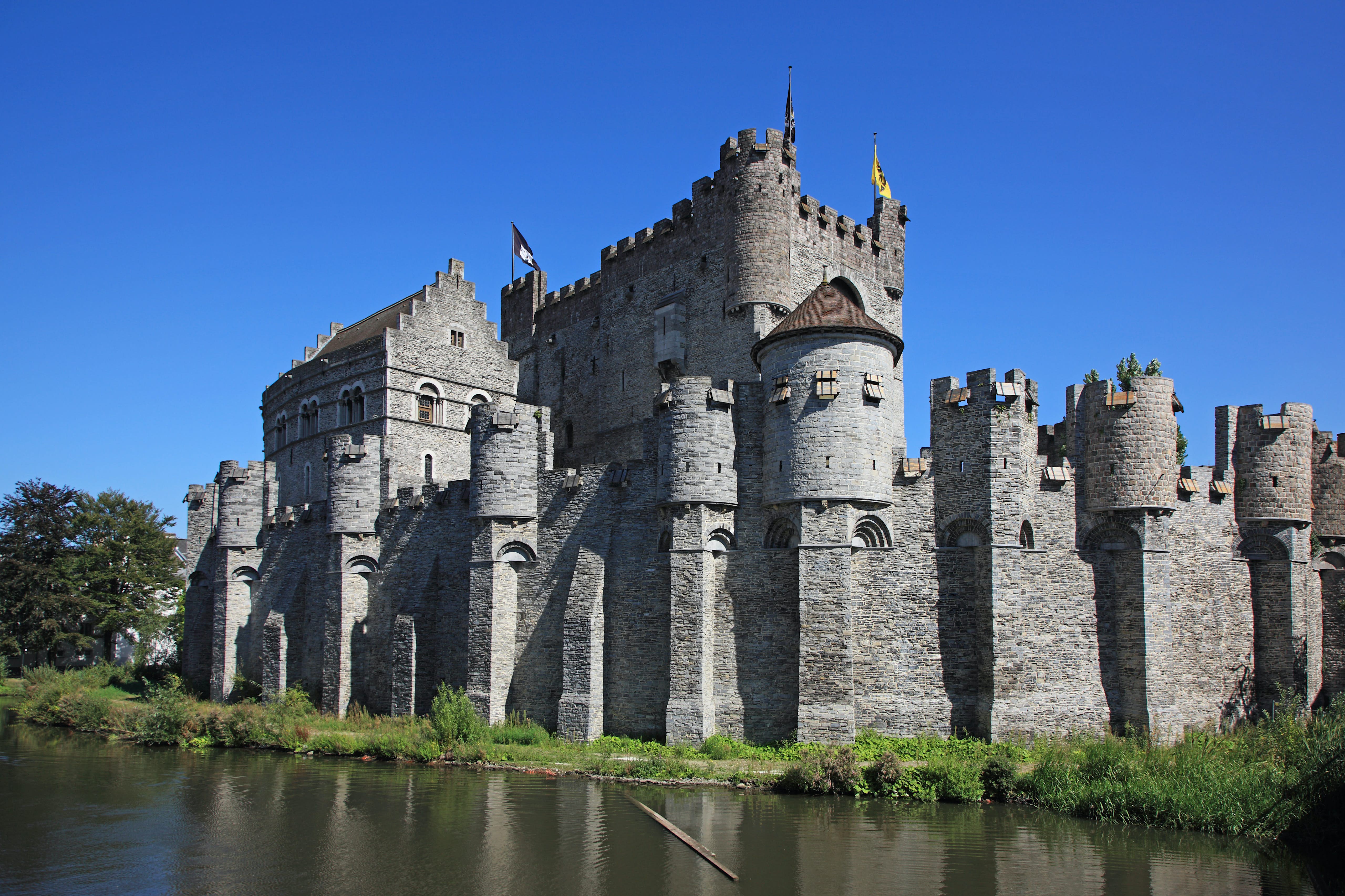 https://mdw-travel-data-us-east-1.s3.amazonaws.com/img/country/Belgium/Gravensteen/img_05.jpg