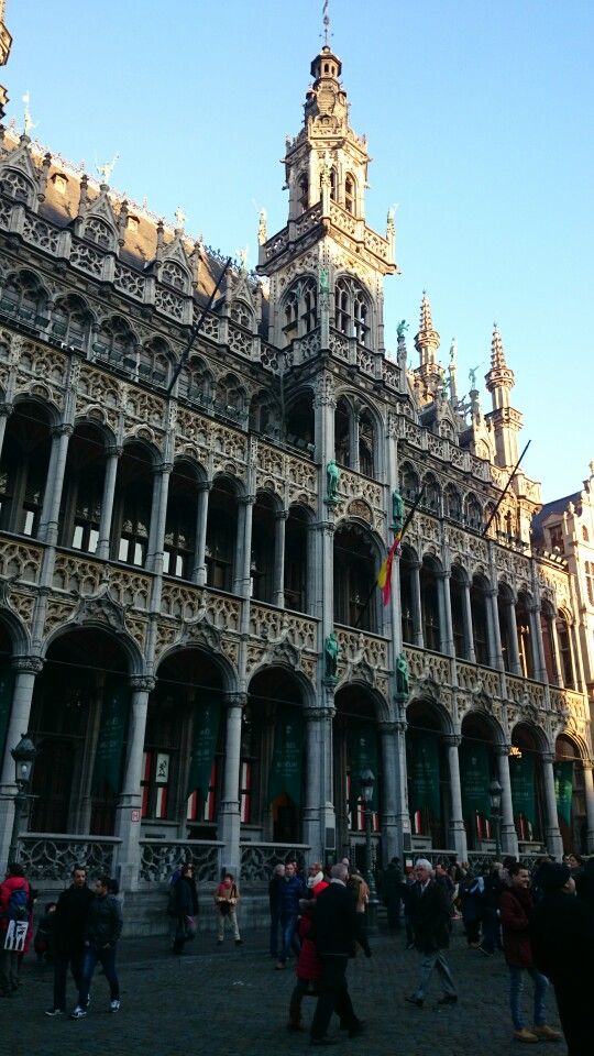 https://mdw-travel-data-us-east-1.s3.amazonaws.com/img/country/Belgium/Grote-Markt/img_03.jpg