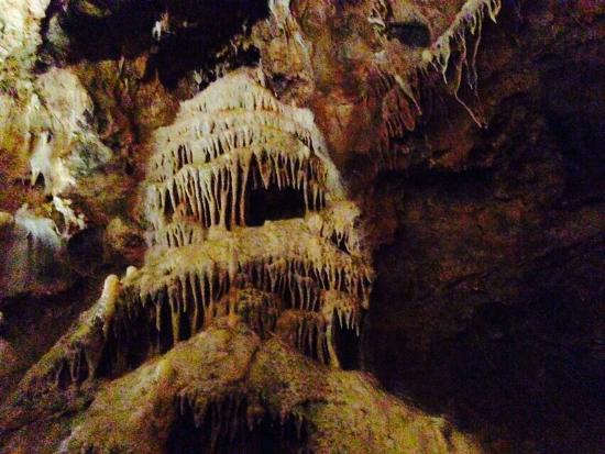 https://mdw-travel-data-us-east-1.s3.amazonaws.com/img/country/Belgium/Grotte-la-Merveilleuse/img_02.jpg