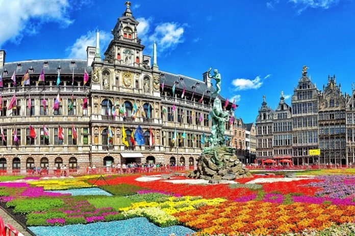 https://mdw-travel-data-us-east-1.s3.amazonaws.com/img/country/Belgium/Heempark/img_01.jpg