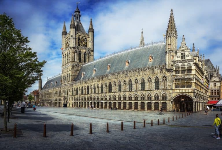 https://mdw-travel-data-us-east-1.s3.amazonaws.com/img/country/Belgium/Heempark/img_02.jpg