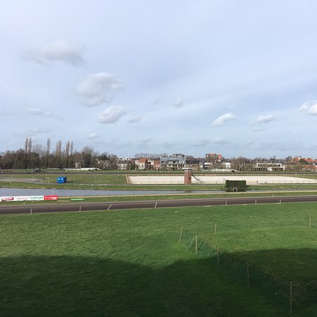 https://mdw-travel-data-us-east-1.s3.amazonaws.com/img/country/Belgium/HippoWar/img_01.jpg