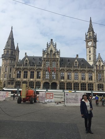 https://mdw-travel-data-us-east-1.s3.amazonaws.com/img/country/Belgium/Korenmarkt/img_03.jpg