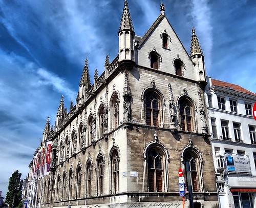 https://mdw-travel-data-us-east-1.s3.amazonaws.com/img/country/Belgium/Kortrijk-City-Hall/img_03.jpg