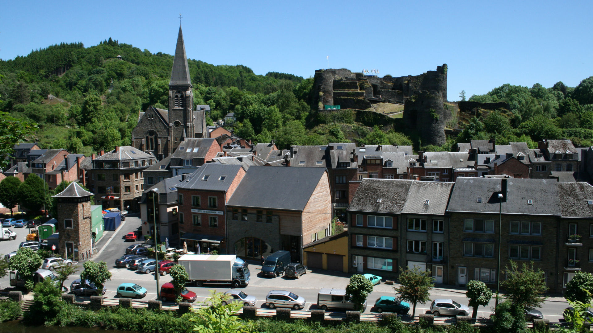 https://mdw-travel-data-us-east-1.s3.amazonaws.com/img/country/Belgium/La-Roche-en-Ardenne/img_05.jpg