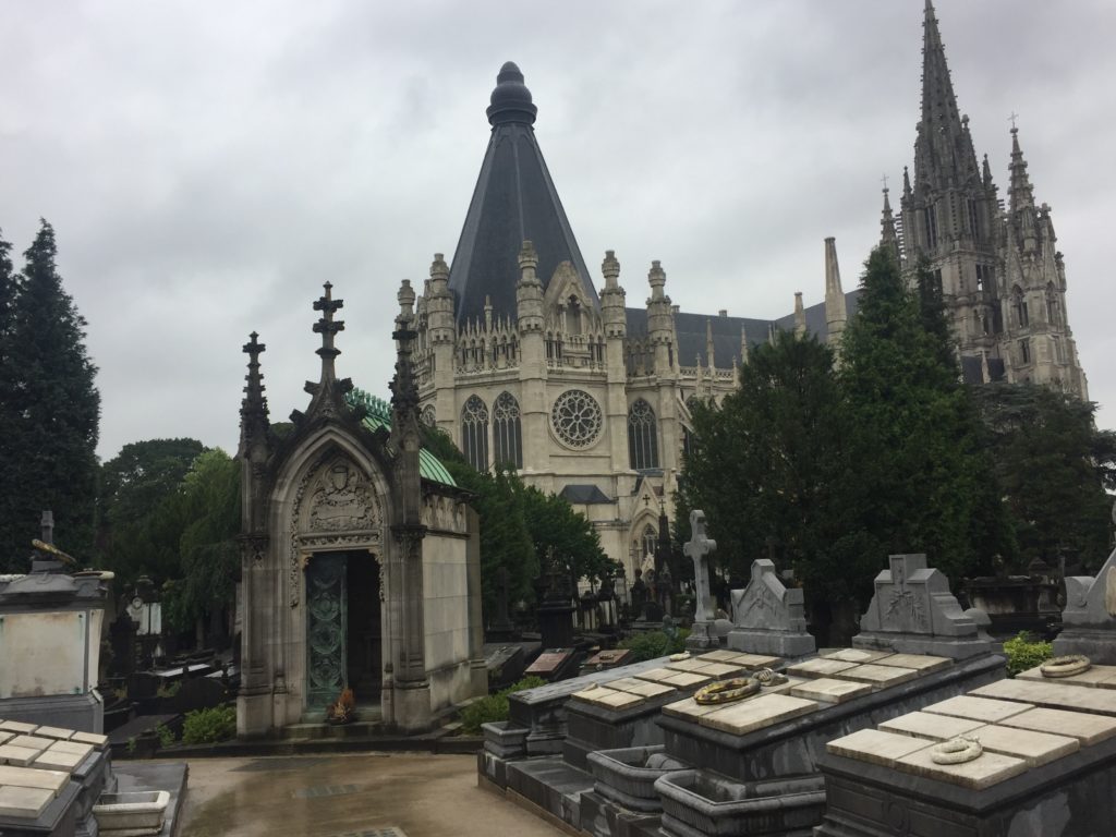 https://mdw-travel-data-us-east-1.s3.amazonaws.com/img/country/Belgium/Laeken-Cemetery/img_04.jpg