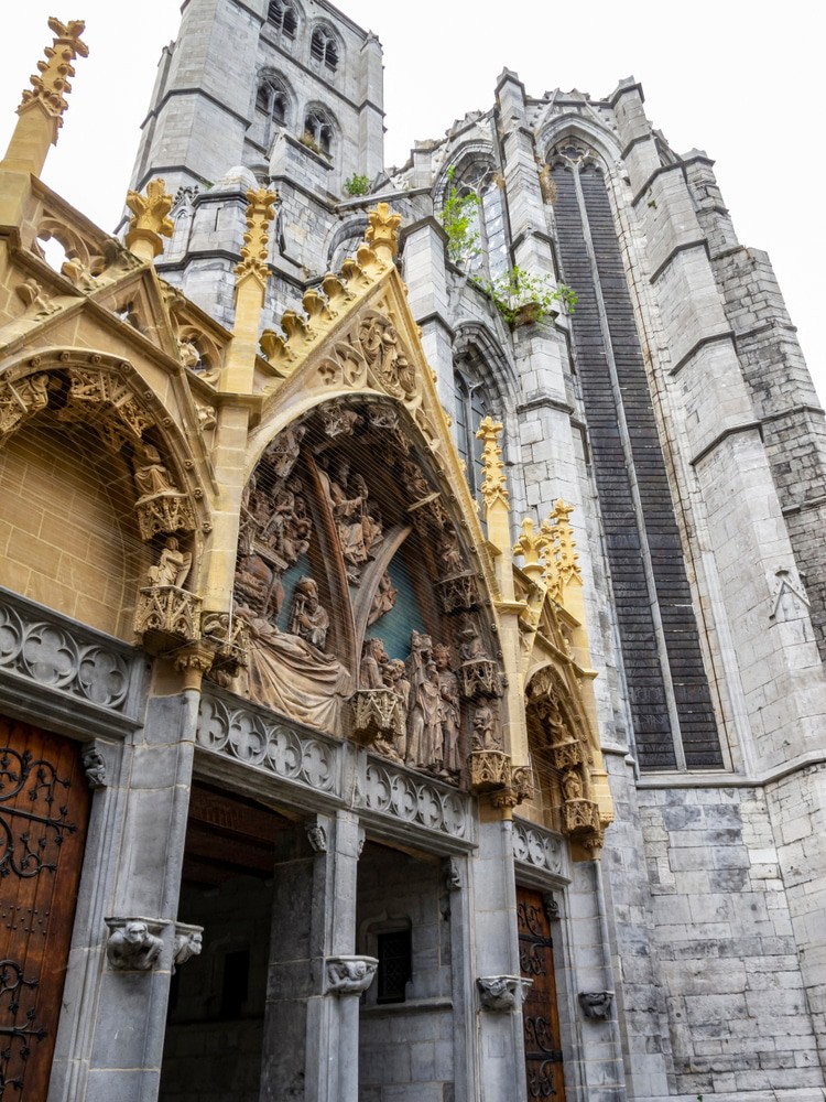 https://mdw-travel-data-us-east-1.s3.amazonaws.com/img/country/Belgium/Le-Centre-em-Espace-Culturel-de-Huy/img_03.jpg