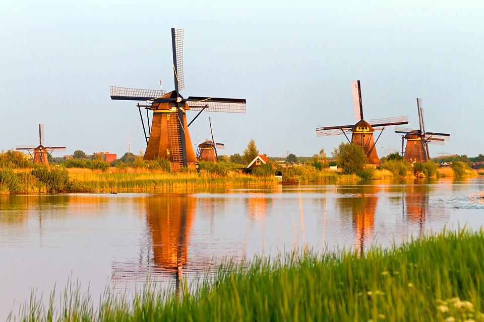 https://mdw-travel-data-us-east-1.s3.amazonaws.com/img/country/Belgium/Le-Moulins-2000/img_02.jpg
