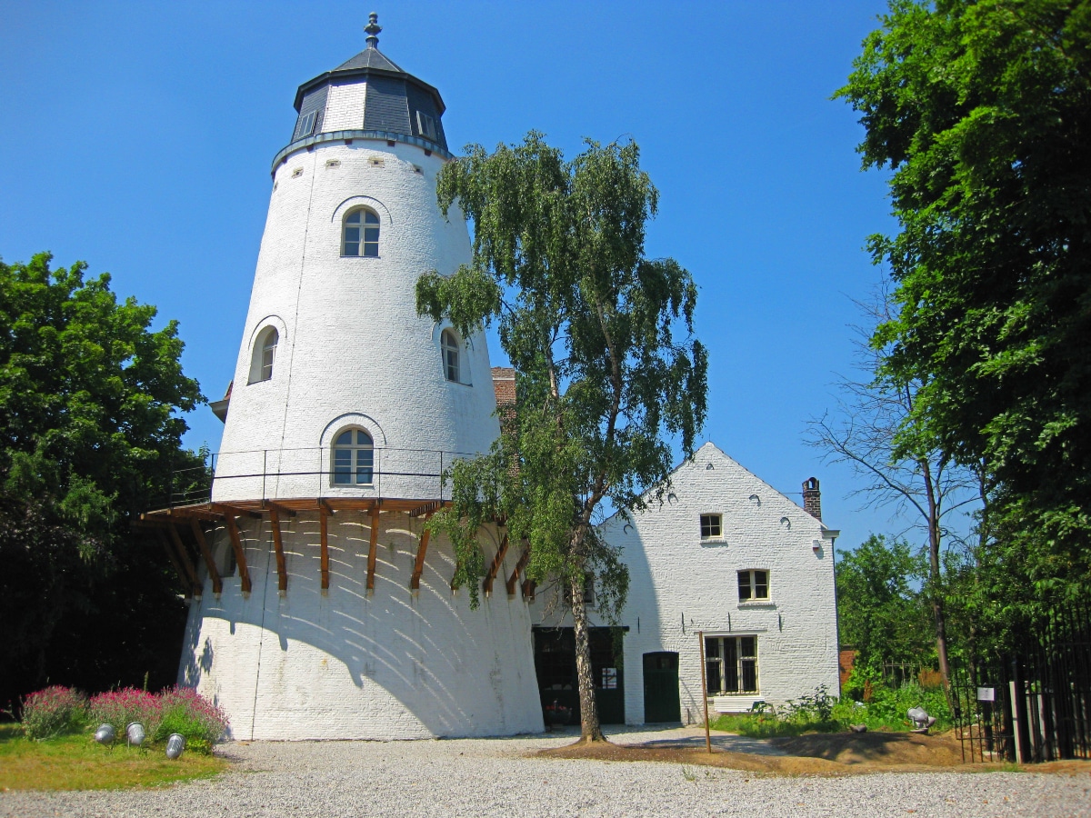 https://mdw-travel-data-us-east-1.s3.amazonaws.com/img/country/Belgium/Le-Moulins-2000/img_03.jpg