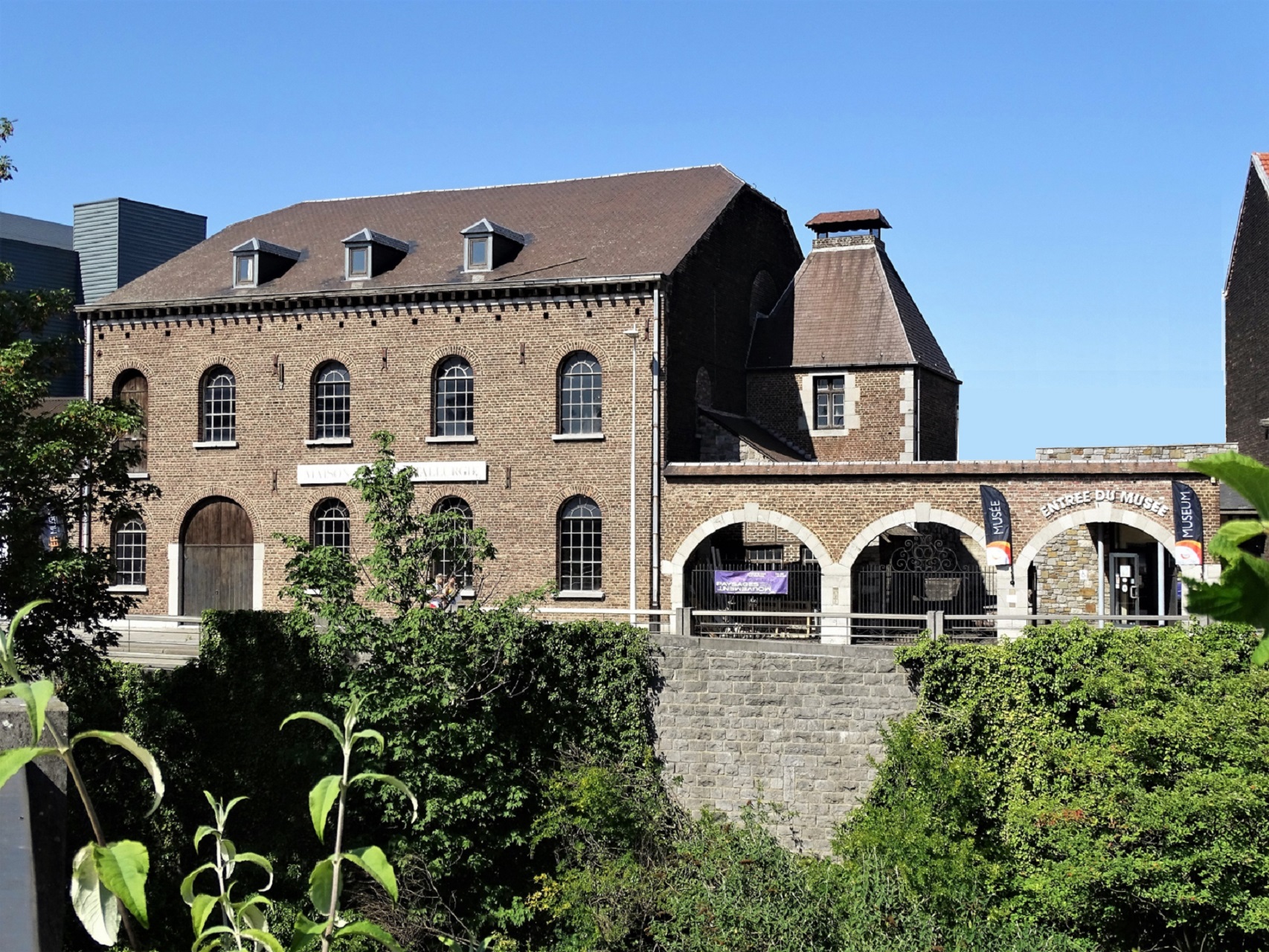 https://mdw-travel-data-us-east-1.s3.amazonaws.com/img/country/Belgium/Maison-de-la-Metallurgie-et-de-lIndustrie-de-Liege/img_01.jpg