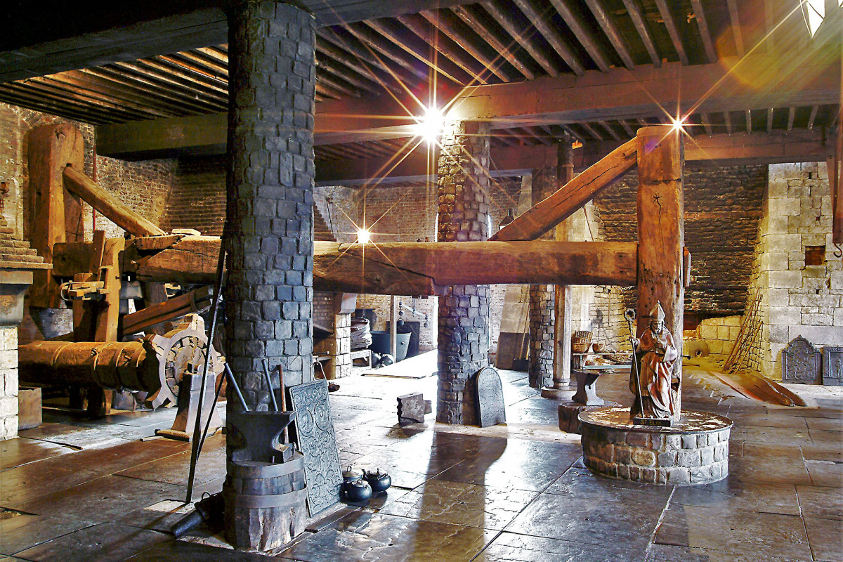 https://mdw-travel-data-us-east-1.s3.amazonaws.com/img/country/Belgium/Maison-de-la-Metallurgie-et-de-lIndustrie-de-Liege/img_02.jpg