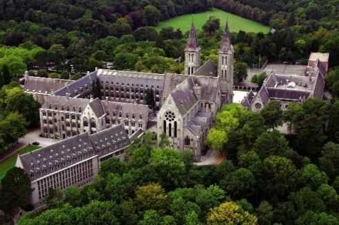 https://mdw-travel-data-us-east-1.s3.amazonaws.com/img/country/Belgium/Maredsous-Abbey/img_01.jpg