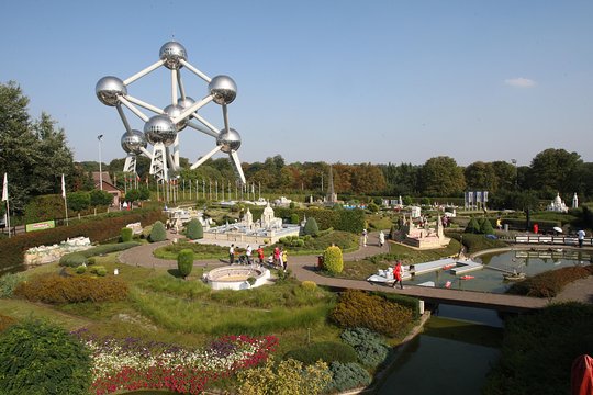 https://mdw-travel-data-us-east-1.s3.amazonaws.com/img/country/Belgium/Mini-Europe-and-Atomium/img_00.jpg