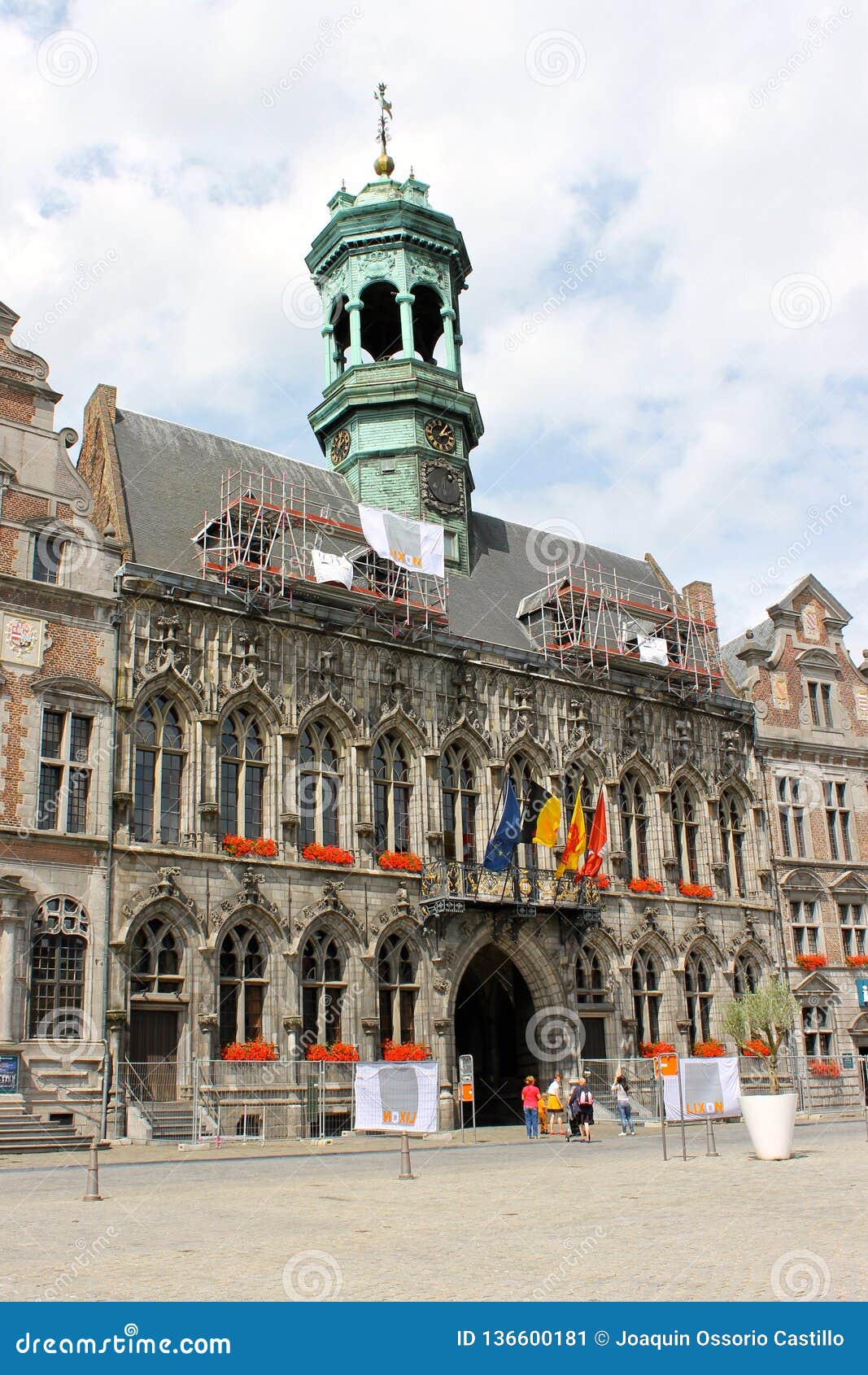 https://mdw-travel-data-us-east-1.s3.amazonaws.com/img/country/Belgium/Mons-City-Hall/img_02.jpg