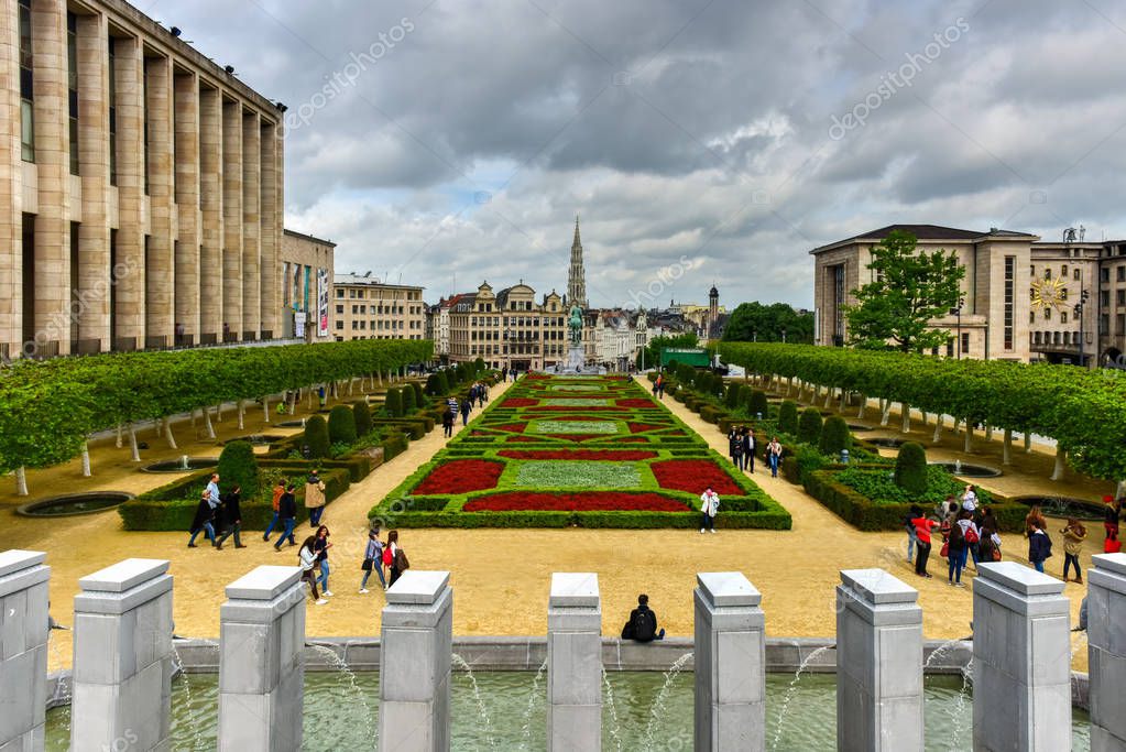 https://mdw-travel-data-us-east-1.s3.amazonaws.com/img/country/Belgium/Mont-des-Arts/img_01.jpg