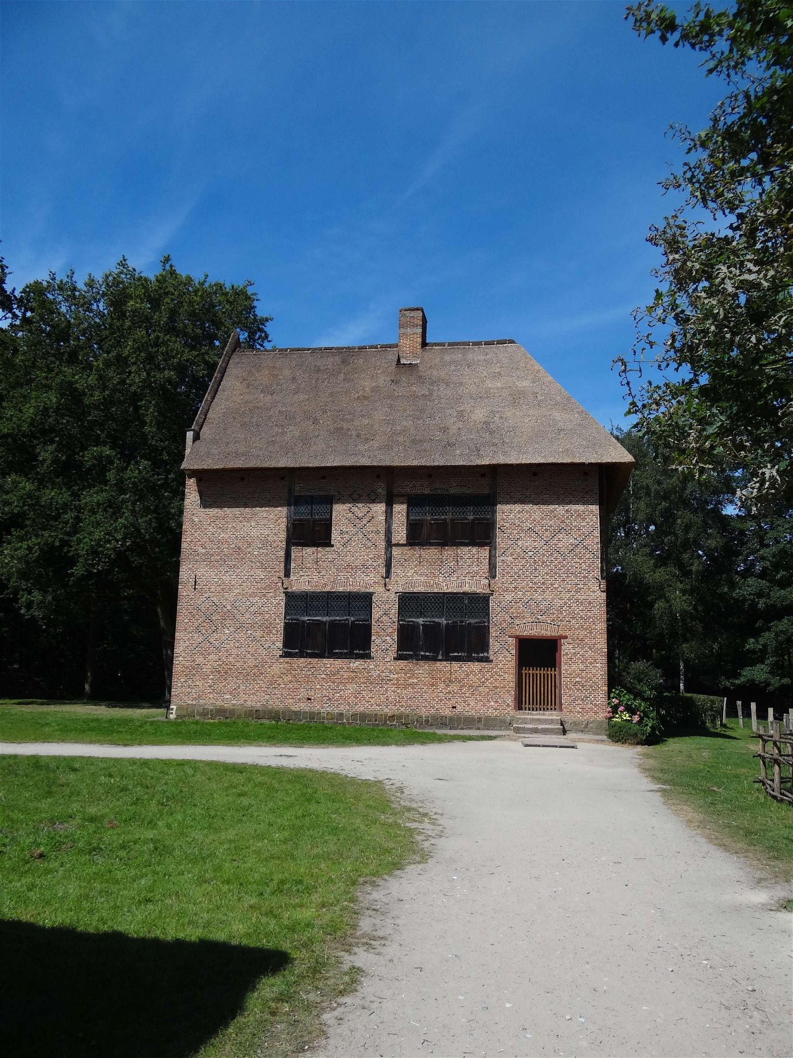 https://mdw-travel-data-us-east-1.s3.amazonaws.com/img/country/Belgium/Openluchtmuseum-Bokrijk/img_01.jpg