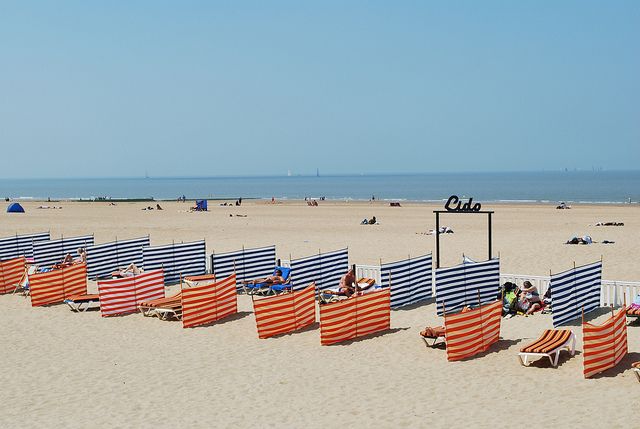 https://mdw-travel-data-us-east-1.s3.amazonaws.com/img/country/Belgium/Ostend-Beach/img_05.jpg