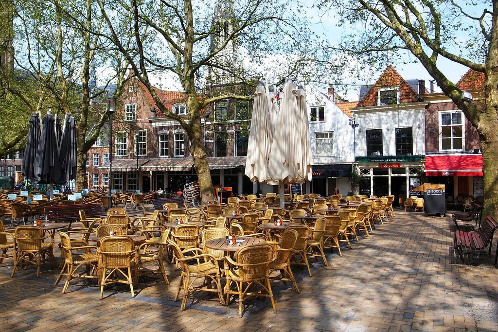 https://mdw-travel-data-us-east-1.s3.amazonaws.com/img/country/Belgium/Oude-Beestenmarkt/img_04.jpg