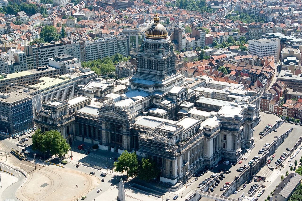 https://mdw-travel-data-us-east-1.s3.amazonaws.com/img/country/Belgium/Palais-de-Justice/img_01.jpg
