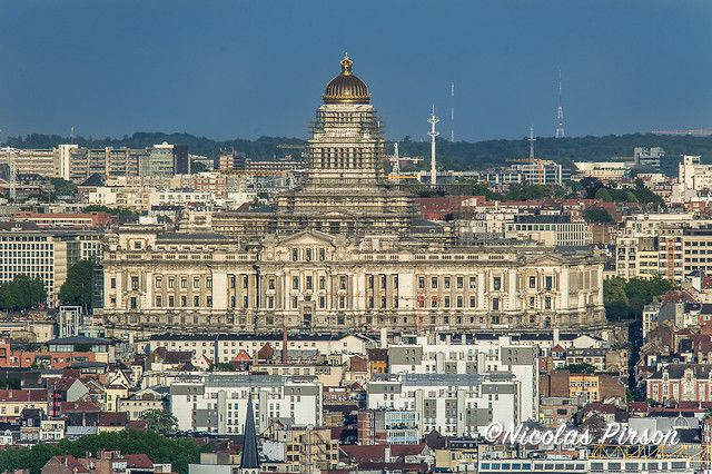 https://mdw-travel-data-us-east-1.s3.amazonaws.com/img/country/Belgium/Palais-de-Justice/img_02.jpg